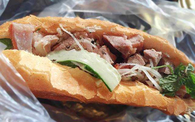 Ăn vặt Bánh Mì Heo Quay - Thống Nhất