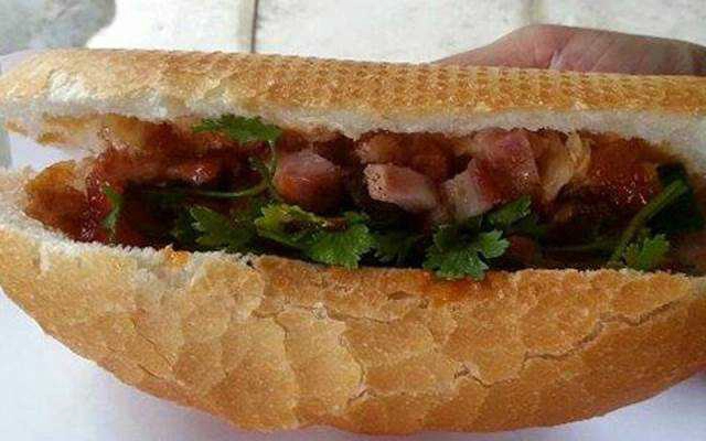 Ăn vặt Bánh Mì Heo Quay - Tỉnh Lộ 743B