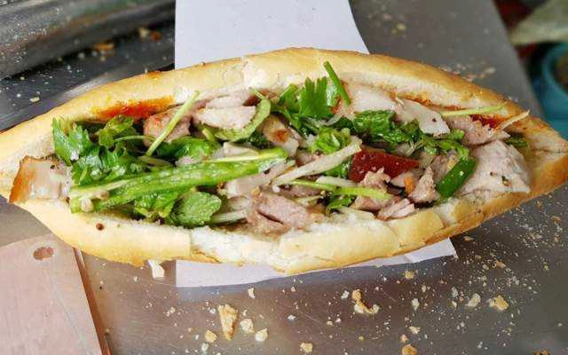 Ăn vặt Bánh Mì Heo Quay - Tôn Đản