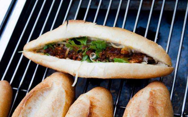 Ăn vặt Bánh Mì Hội An - Đường Số 12