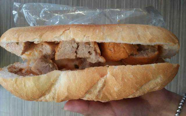 Ăn vặt Bánh Mì Kẹp Thịt