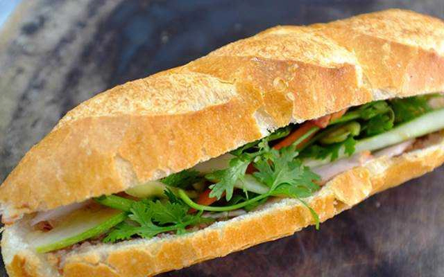 Ăn vặt Bánh Mì - Ký Túc Xá Đại Học Sư Phạm