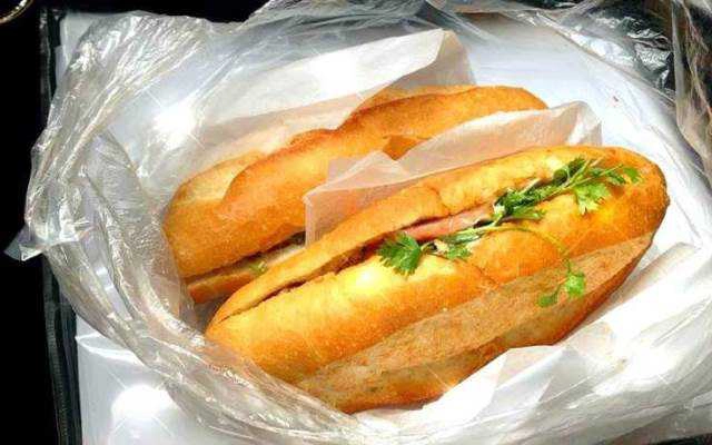 Ăn vặt Bánh Mì Lãn Ông - Hàng Bè