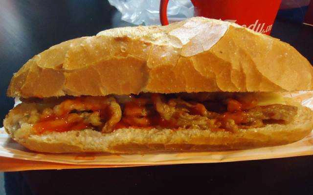 Ăn vặt Bánh Mì Má Hải - Hòa Bình