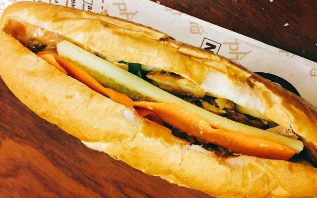 Ăn vặt Bánh Mì May Mắn - Chả Cá Vũng Tàu - Lý Thường Kiệt