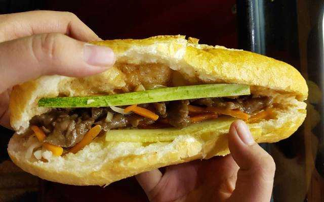 Ăn vặt Bánh Mì Ngã Sáu