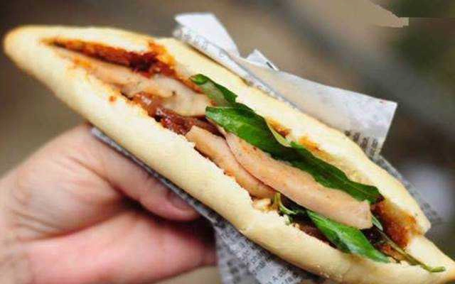 Ăn vặt Bánh Mì Ngọc Hà 4