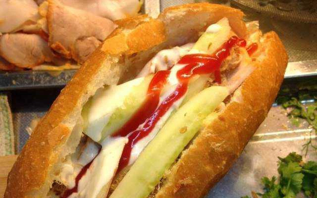 Ăn vặt Bánh Mì Ngon - Bạch Mai