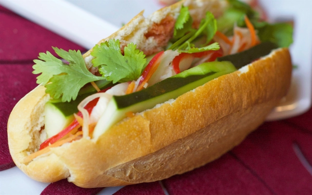 Ăn vặt Bánh Mì Nguyên Hương - Nguyễn Thiện Thuật