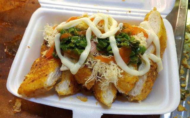 Ăn vặt Bánh Mì Nướng Muối Ớt 777