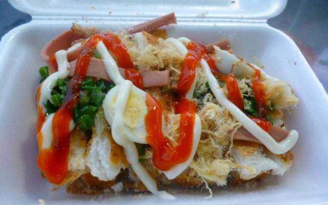 Ăn vặt Bánh Mì Nướng Muối Ớt - Hoàng Hoa Thám