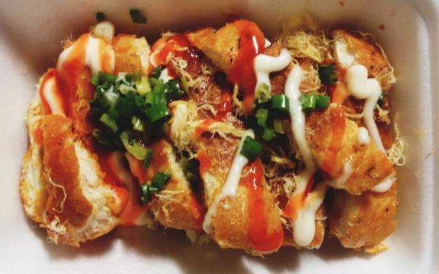 Ăn vặt Bánh Mì Nướng Muối Ớt - Nguyễn Trãi