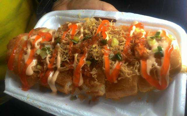 Ăn vặt Bánh Mì Nướng Sốt Bò Cay