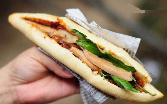 Ăn vặt Bánh Mì O Phụng