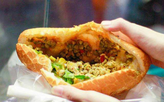 Ăn vặt Bánh Mì Ông Bầu