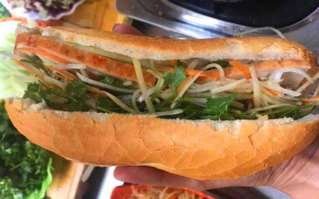 Ăn vặt Bánh Mì Ông Ngoại