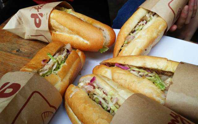 Ăn vặt Bánh Mì P - Hàng Buồm