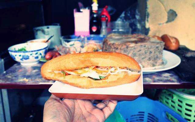 Ăn vặt Bánh Mì Pate Phố Cổ - Hàng Cá