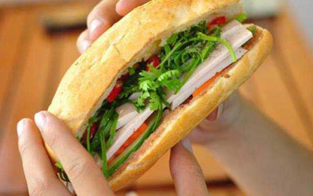 Ăn vặt Bánh Mì Patê Thịt Nguội