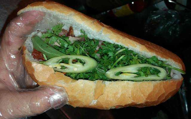 Ăn vặt Bánh Mì Phú Quý