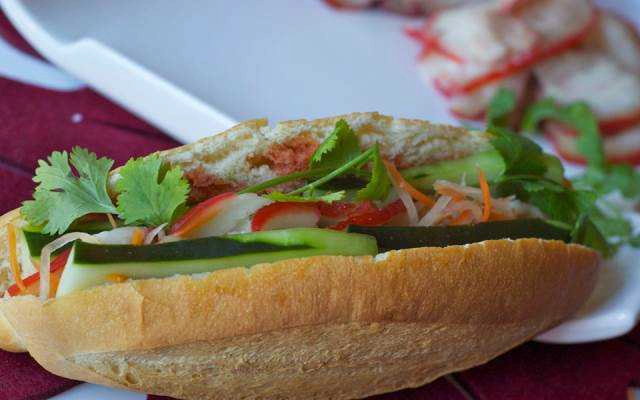 Ăn vặt Bánh Mì Phương Thúy