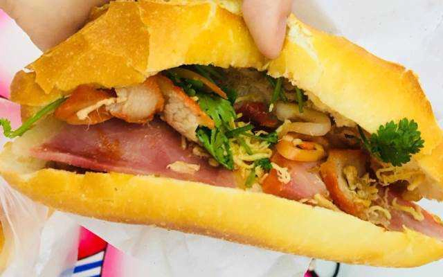 Ăn vặt Bánh Mì Phượng