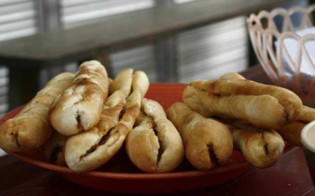 Ăn vặt Bánh Mì Que Bắc Hải