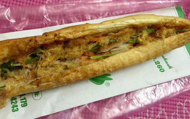 Ăn vặt Bánh Mì Que Đà Nẵng