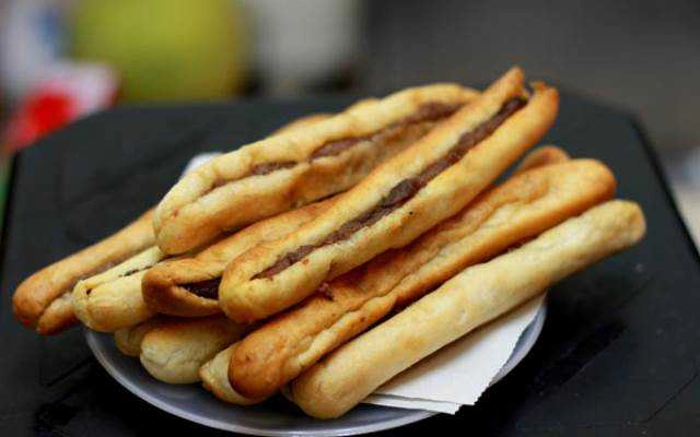 Ăn vặt Bánh Mì Que