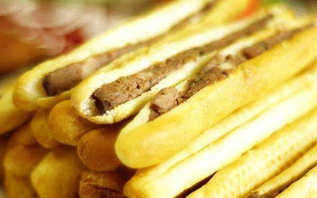 Ăn vặt Bánh Mì Que Pháp - 212 Nguyễn Trãi