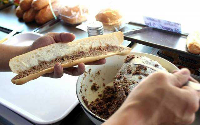 Ăn vặt Bánh Mì Que Sài Gòn - Chiến Thắng