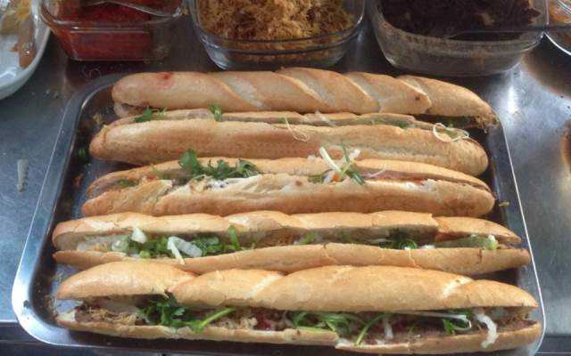Ăn vặt Bánh Mì Que