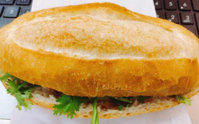 Ăn vặt Bánh Mì Sài Gòn - Triều Khúc
