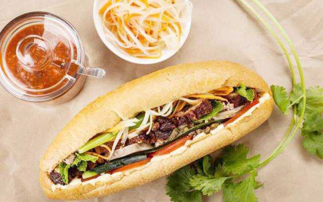 Ăn vặt Bánh Mì Tam Gia Phát