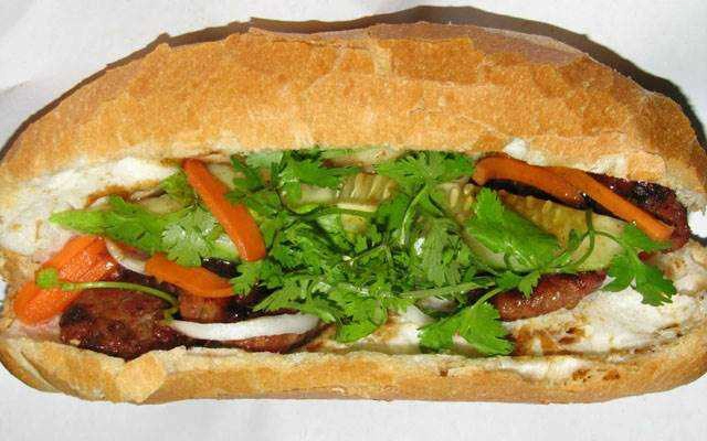 Ăn vặt Bánh Mì Thịt 8.000đ