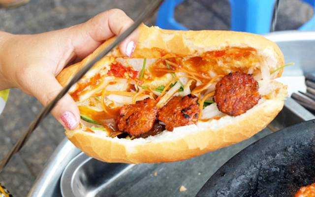 Ăn vặt Bánh Mì Thịt Bình Dân