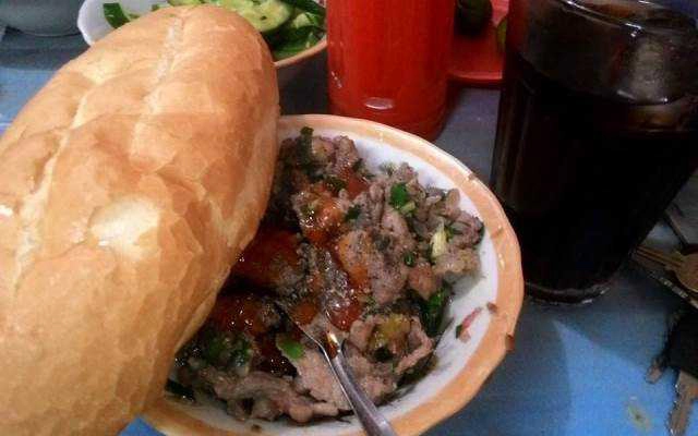 Ăn vặt Bánh Mì Thịt Bò Xào - Ao Sen