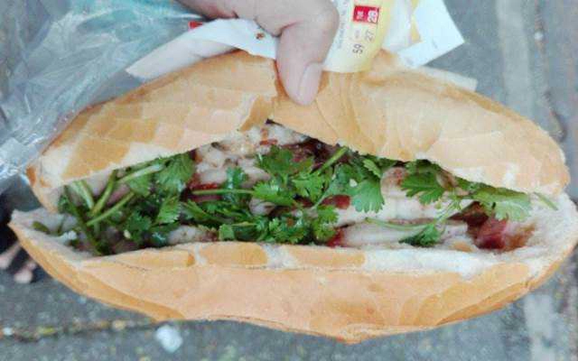 Ăn vặt Bánh Mì Thịt & Cơm Cháy Chà Bông