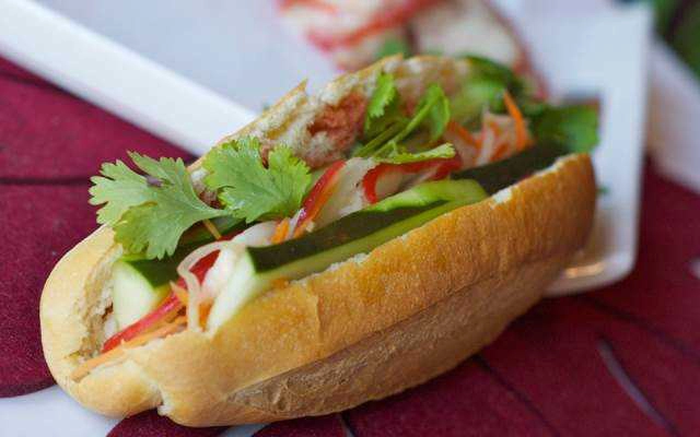 Ăn vặt Bánh Mì Thịt Nguội & Hamburger