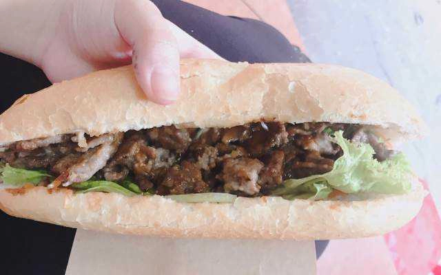 Ăn vặt Bánh Mì Thịt Nướng - Hàng Cót