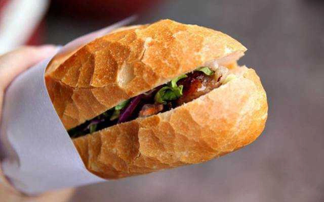 Ăn vặt Bánh Mì Thịt Quay Chả Lụa