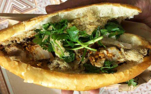 Ăn vặt Bánh Mì Thịt Quay - Duy Tân