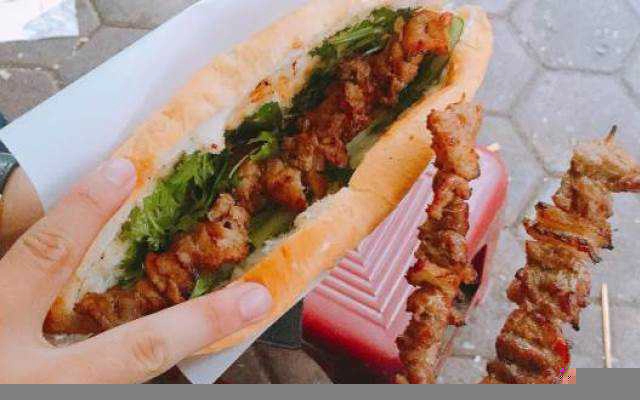 Ăn vặt Bánh Mì Thịt Xiên - Hào Thành
