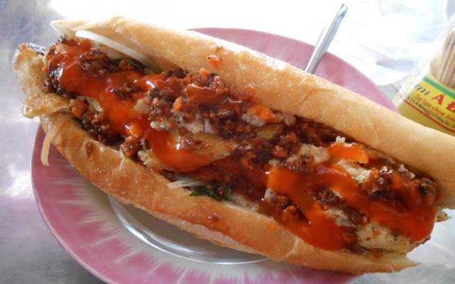 Ăn vặt Bánh Mì Thịt Xiên Nướng - Ngõ Bảo Khánh