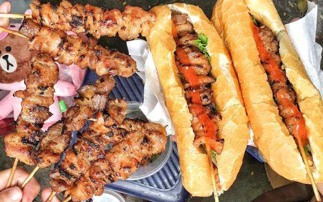 Ăn vặt Bánh Mì Thịt Xiên - Trần Đại Nghĩa