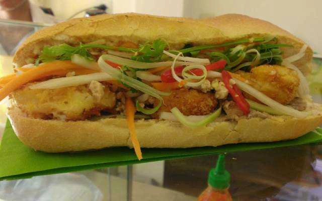 Ăn vặt Bánh Mì Thùy Dương - Cao Văn Lầu