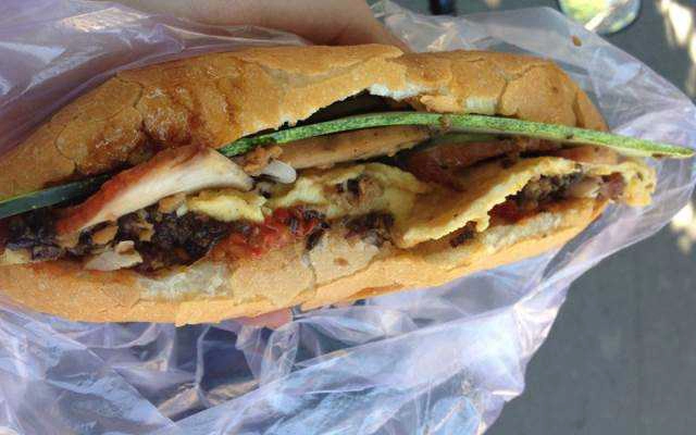 Ăn vặt Bánh Mì & Trà Sữa - Linh Trung