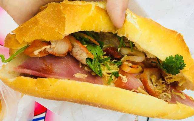 Ăn vặt Bánh Mì Tú Anh
