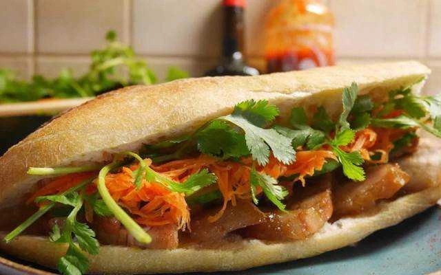 Ăn vặt Bánh Mì Tứ Hải