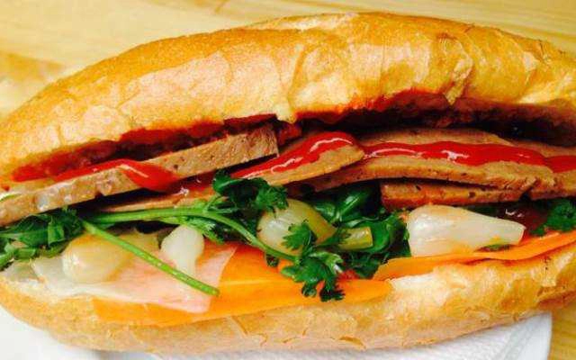 Ăn vặt Bánh Mì, Xôi Mặn & Xôi Nếp Than